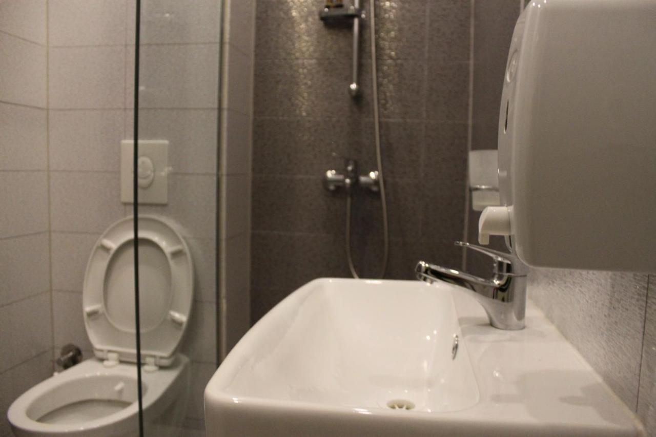 Hotel Sonoma Kosovo Polje Exteriör bild